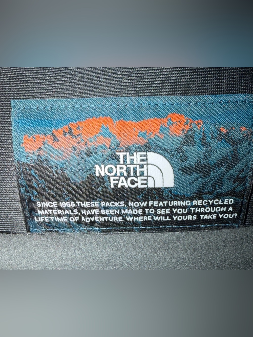NEW The North Face Women's Surge Backpack, 12" x 6.5" x 19.5", Blk/Rose Gld - Picture 16 of 17